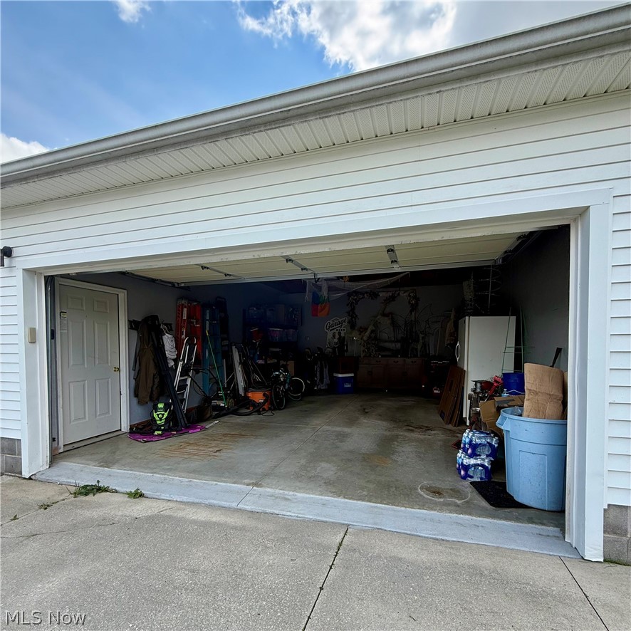 490 Myra Drive Property Photo 16