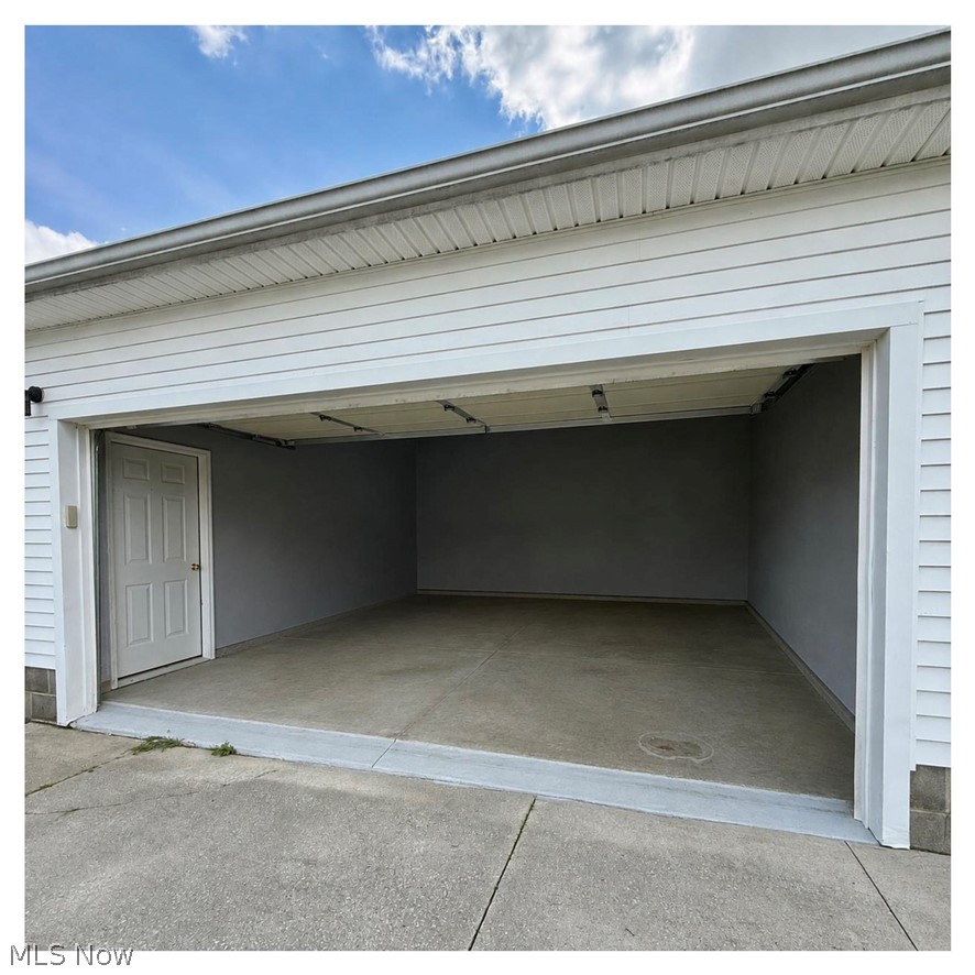 490 Myra Drive Property Photo 17