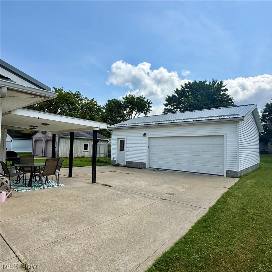 490 Myra Drive Property Photo 19