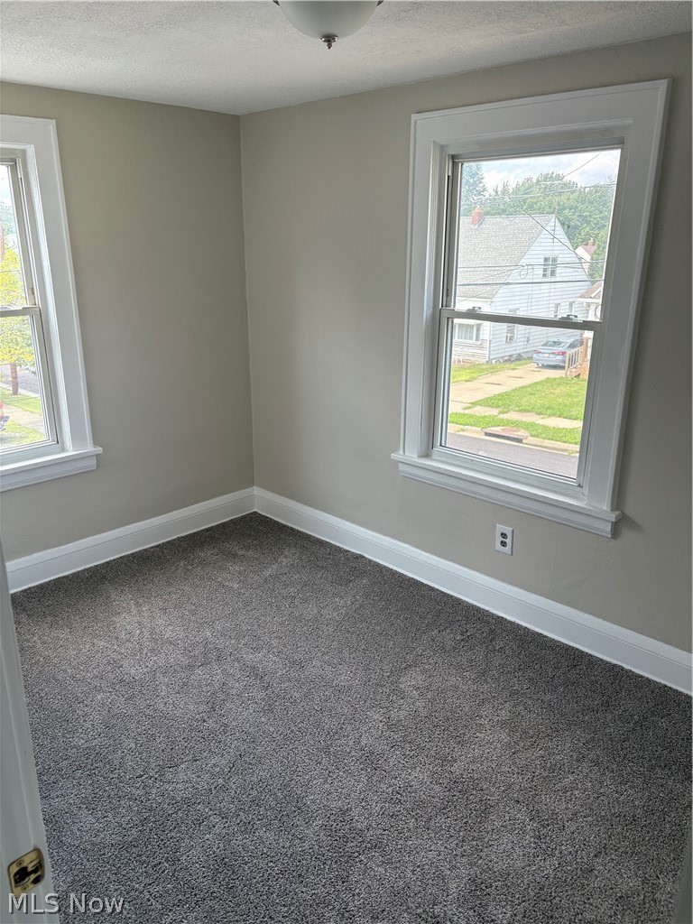 818 Saxon Avenue Property Photo 6