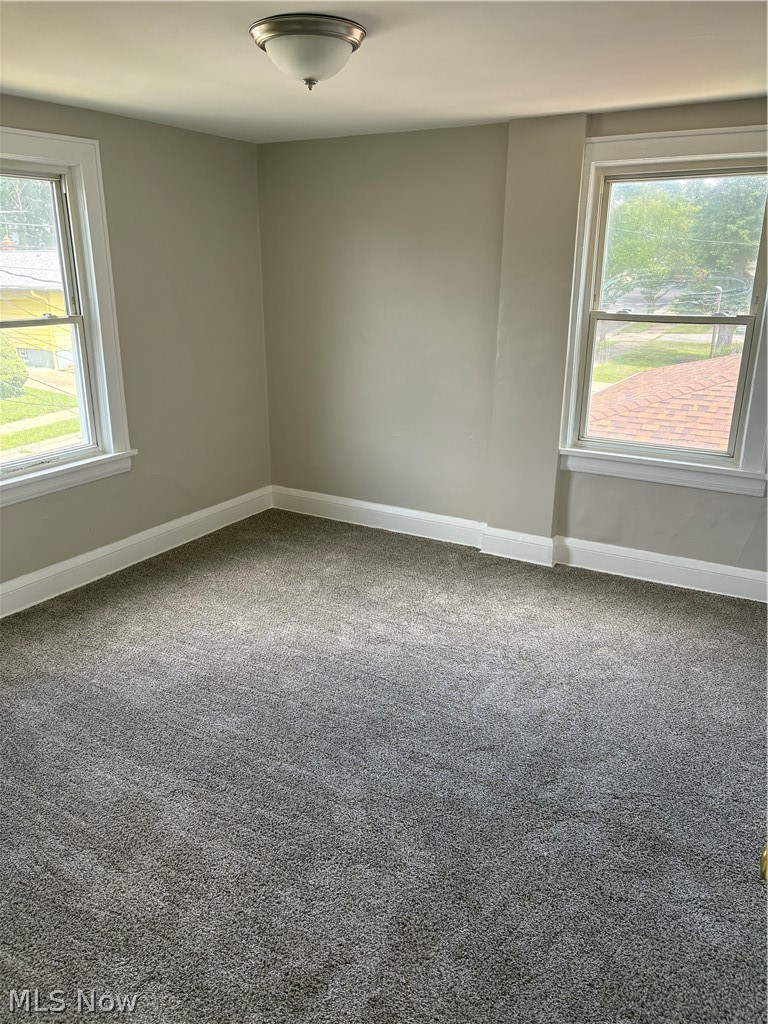 818 Saxon Avenue Property Photo 7