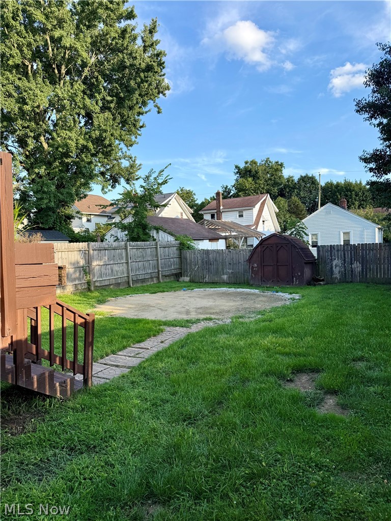 818 Saxon Avenue Property Photo 13