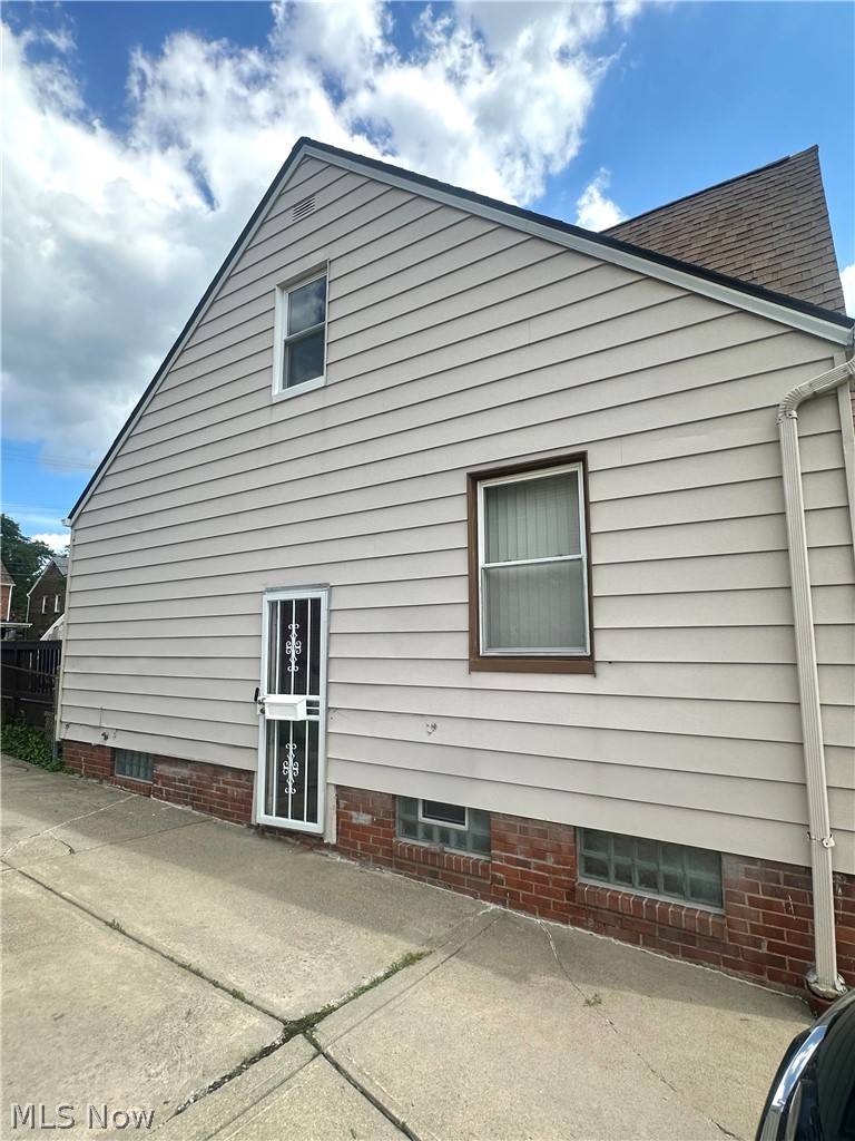 16721 Harvard Avenue Property Photo 5