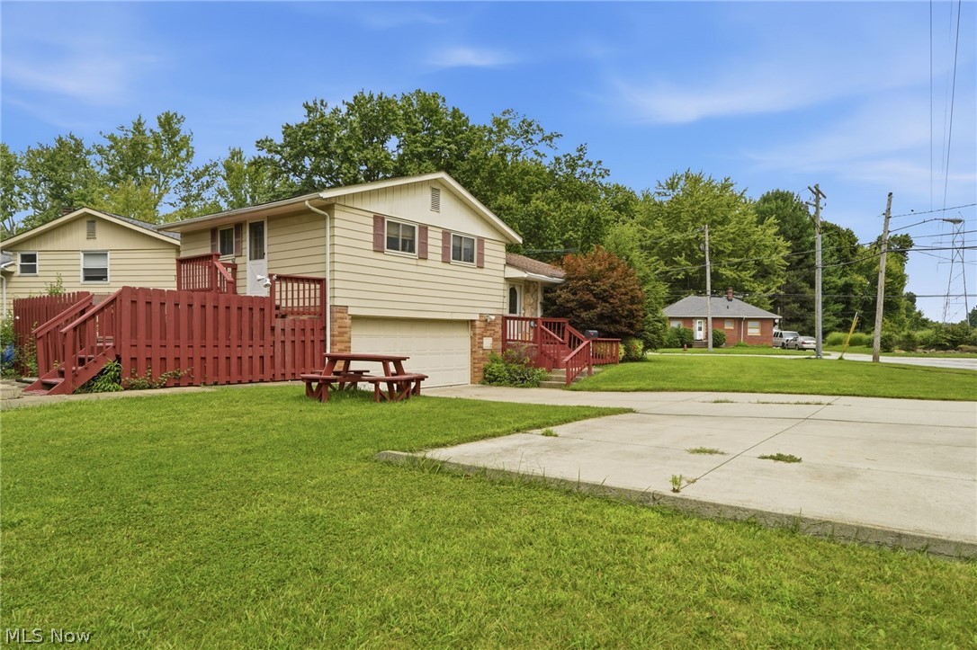 744 Edwards Drive Property Photo 3
