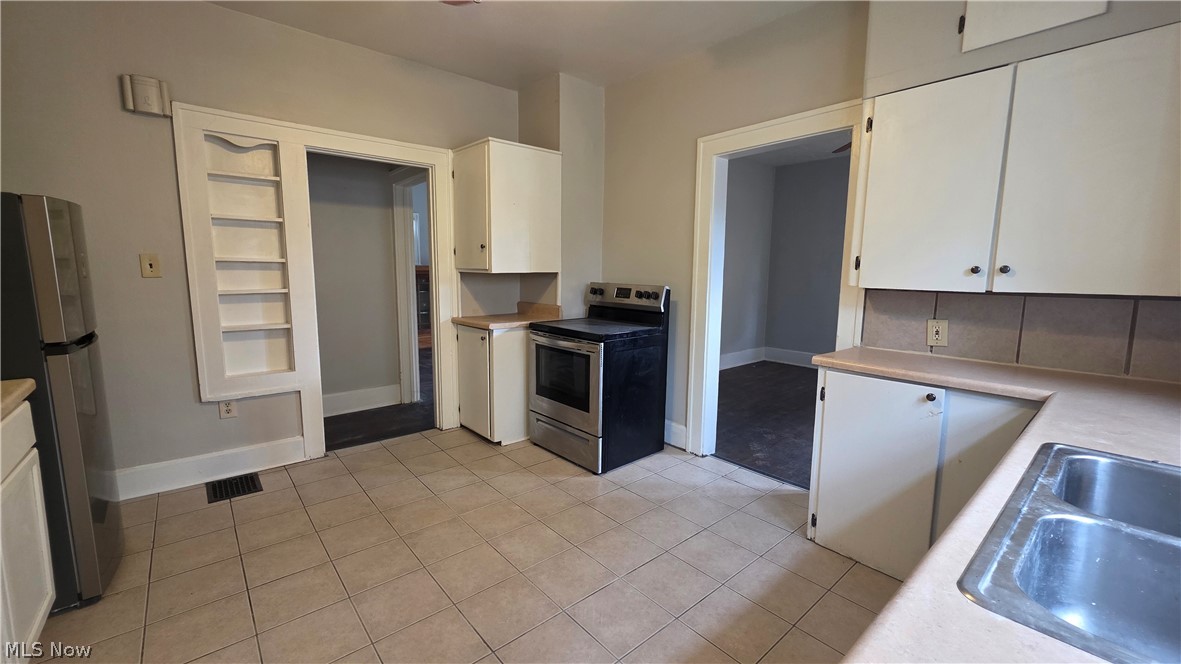 126 Manchester Avenue A Property Photo 11