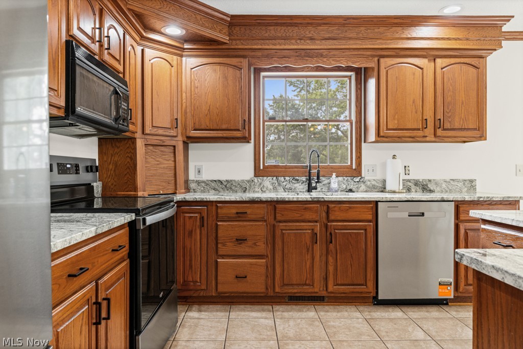 6962 Mapleridge Circle Nw Property Photo 11