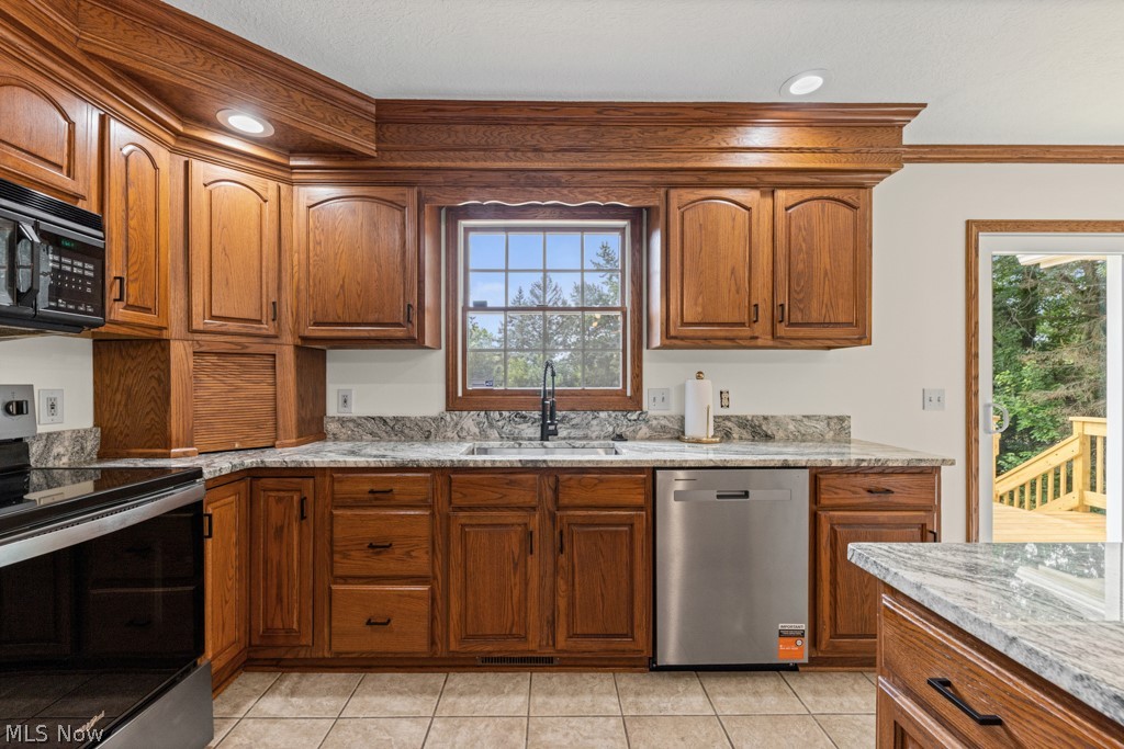 6962 Mapleridge Circle Nw Property Photo 14