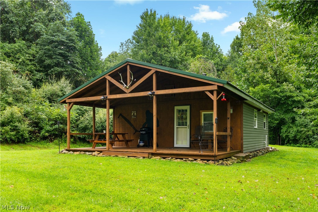 17881 Horseshoe Bend Road E Property Photo 1
