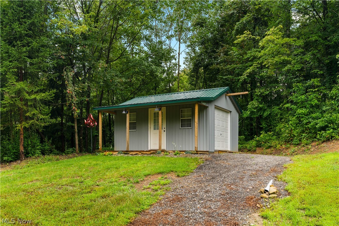 17881 Horseshoe Bend Road E Property Photo 2