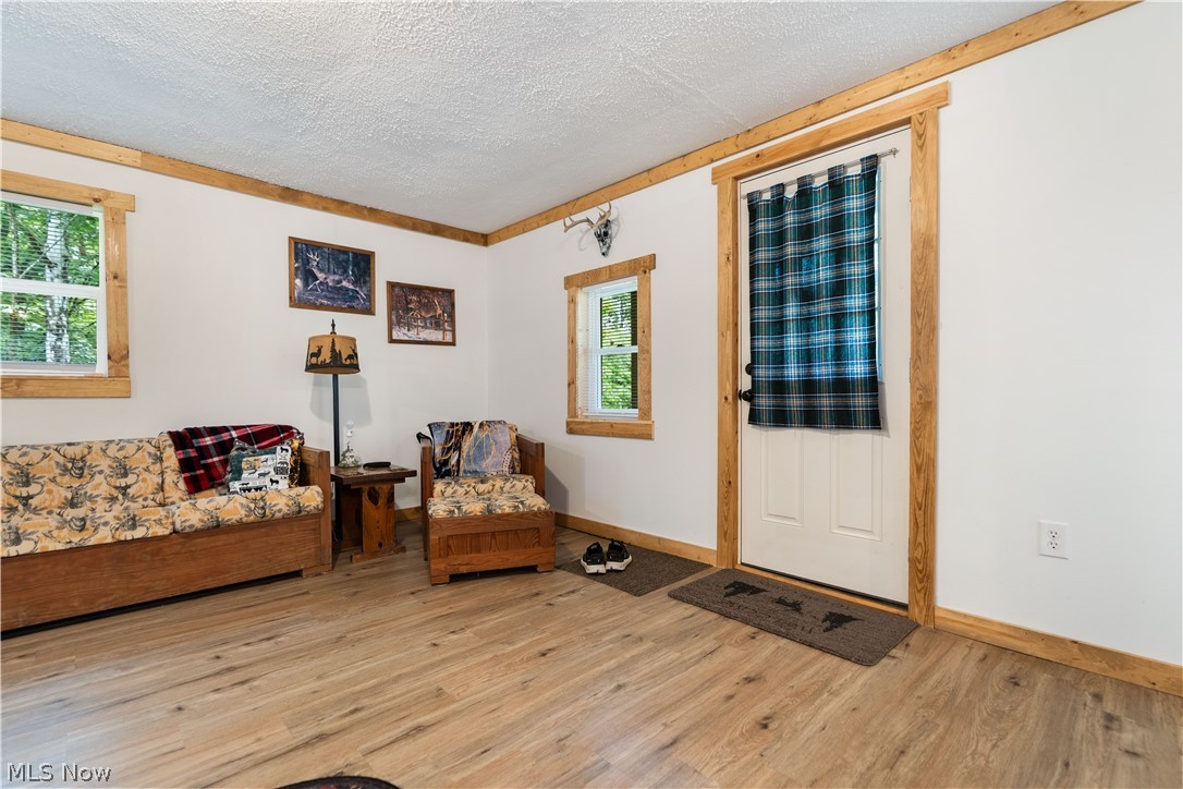 17881 Horseshoe Bend Road E Property Photo 7