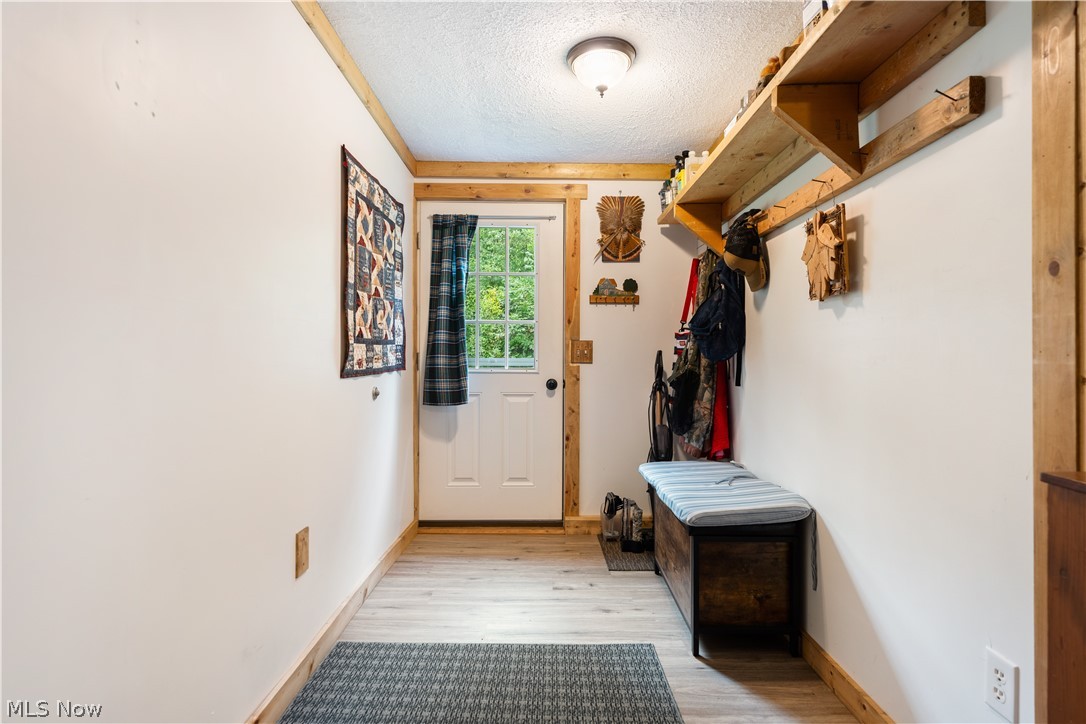 17881 Horseshoe Bend Road E Property Photo 13