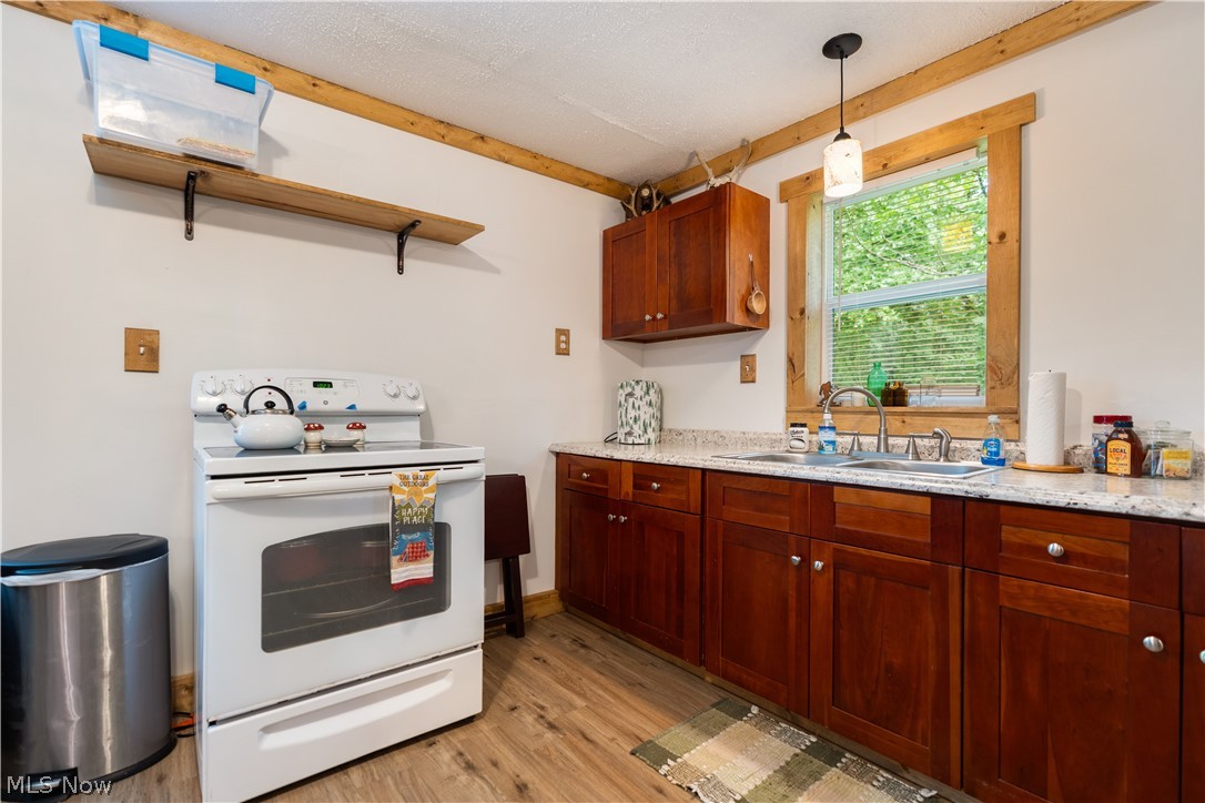 17881 Horseshoe Bend Road E Property Photo 18