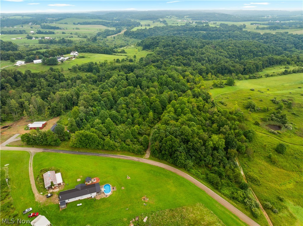 17881 Horseshoe Bend Road E Property Photo 22
