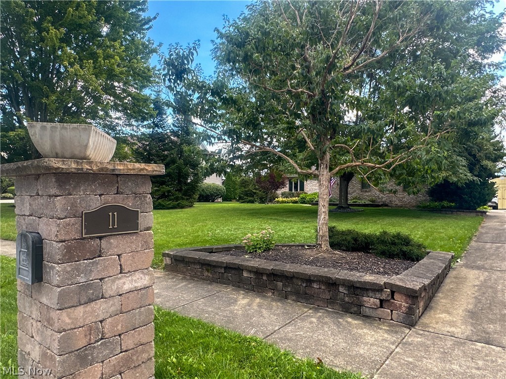 11 Mohawk Drive Property Photo 2