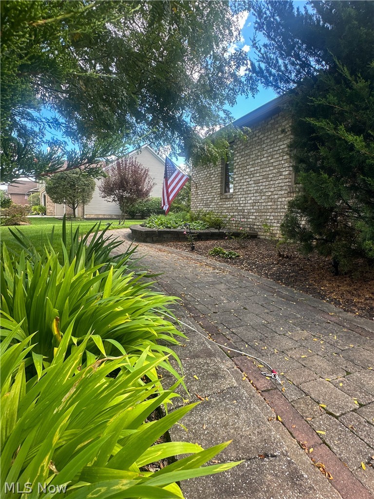 11 Mohawk Drive Property Photo 3