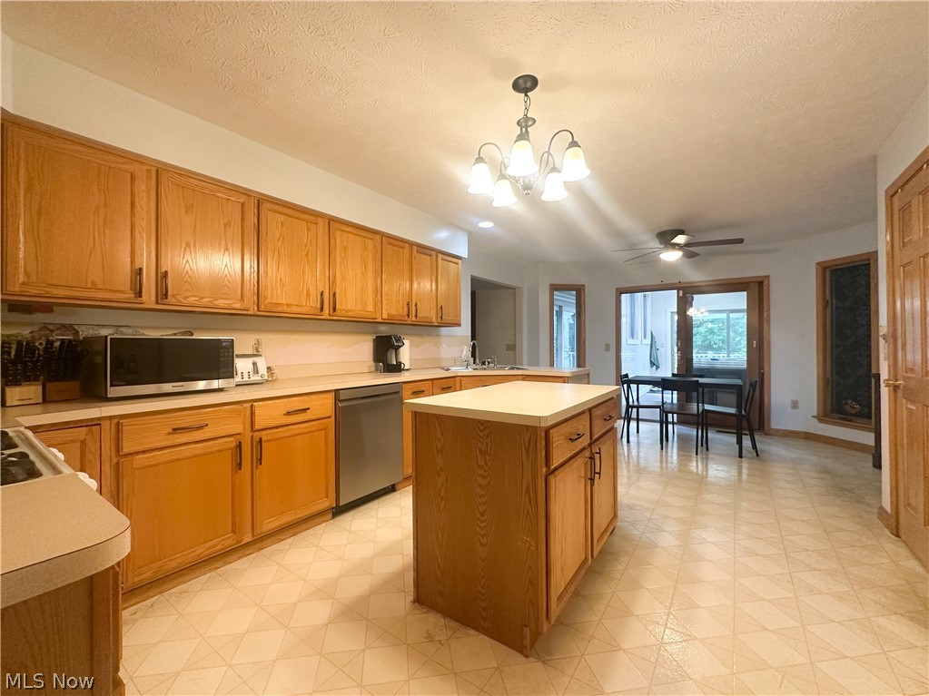 11 Mohawk Drive Property Photo 16