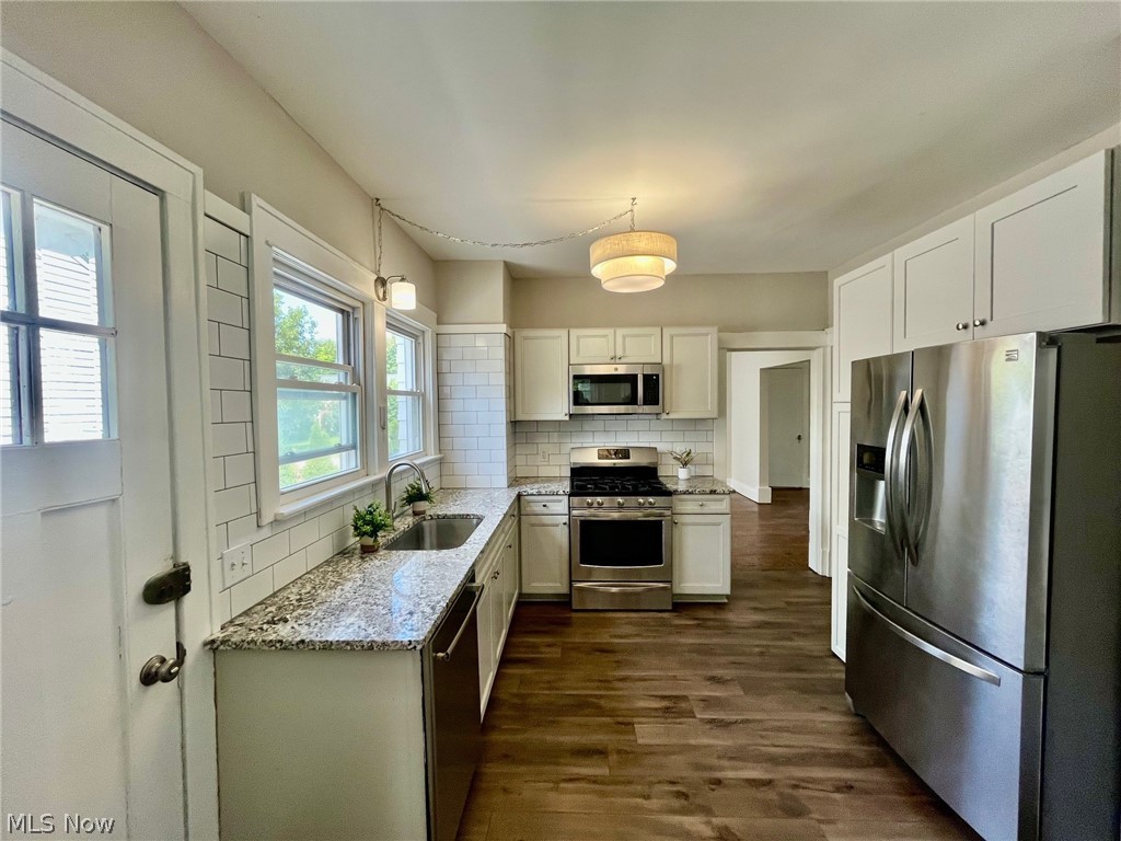 1720 Beaconwood Property Photo 3