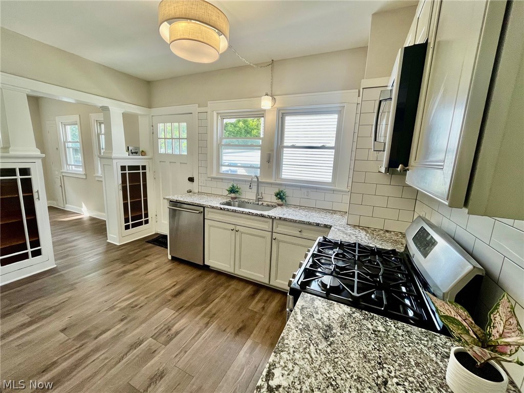 1720 Beaconwood Property Photo 4