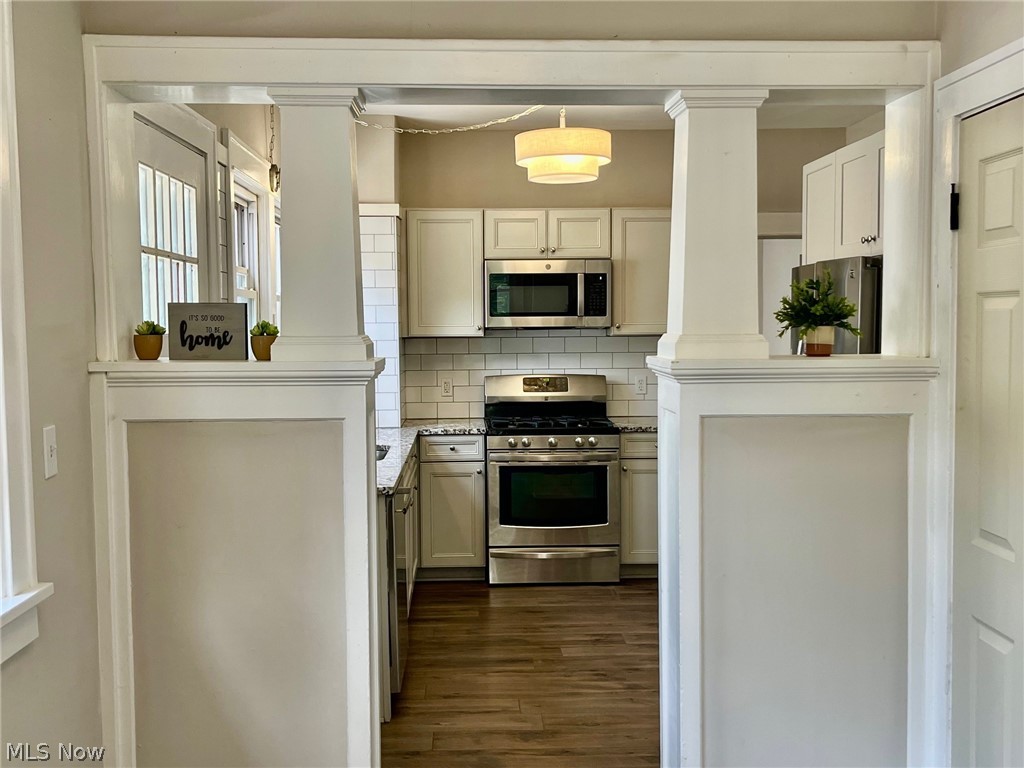 1720 Beaconwood Property Photo 8