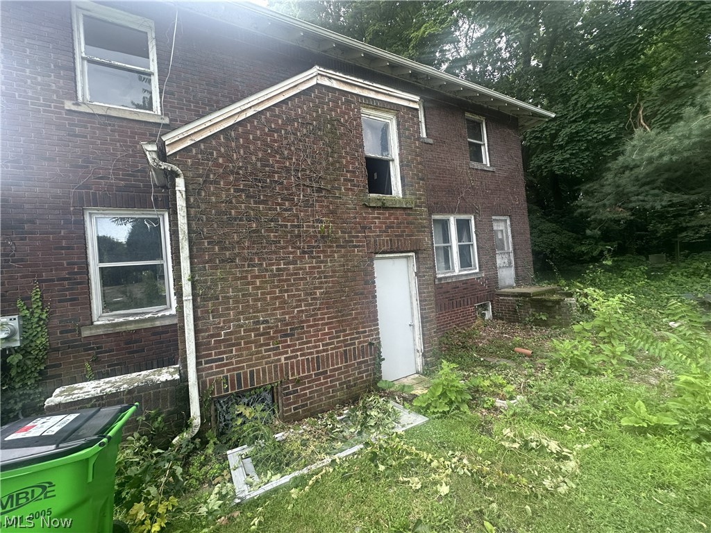 1043 S Webb Avenue Property Photo 4