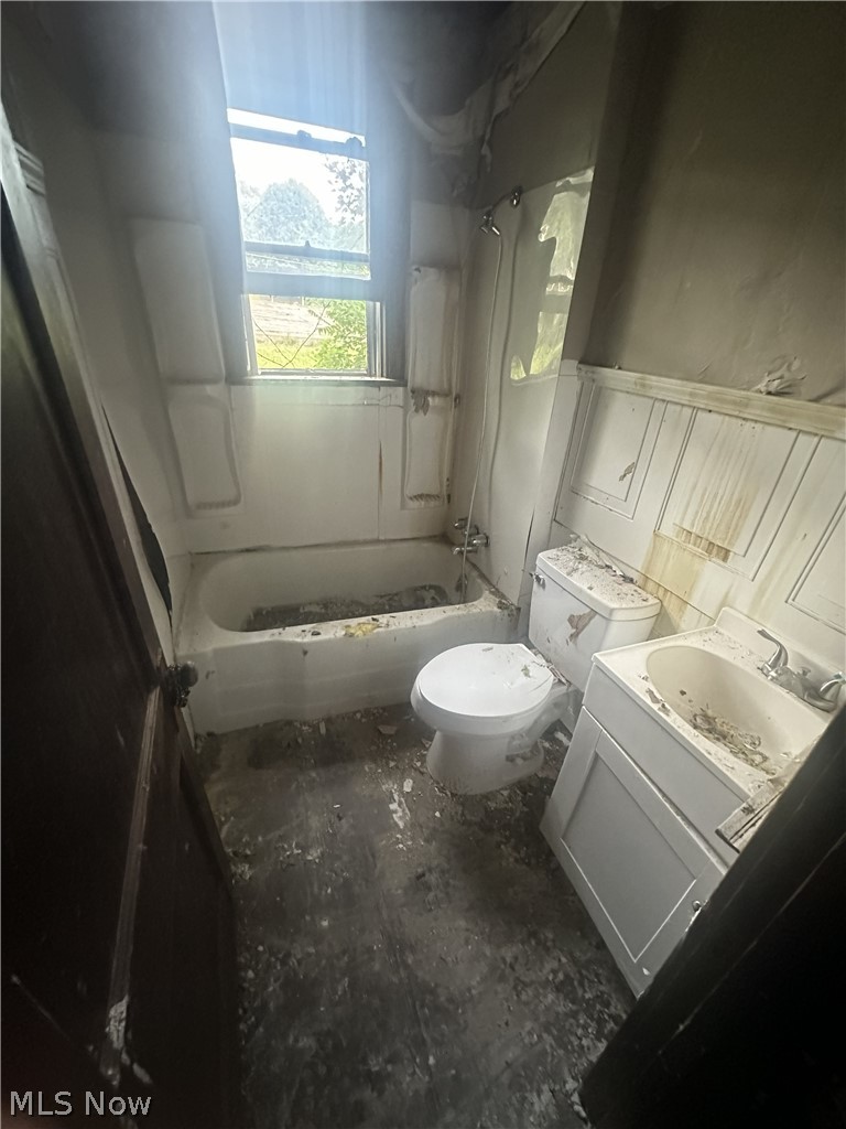 1043 S Webb Avenue Property Photo 8