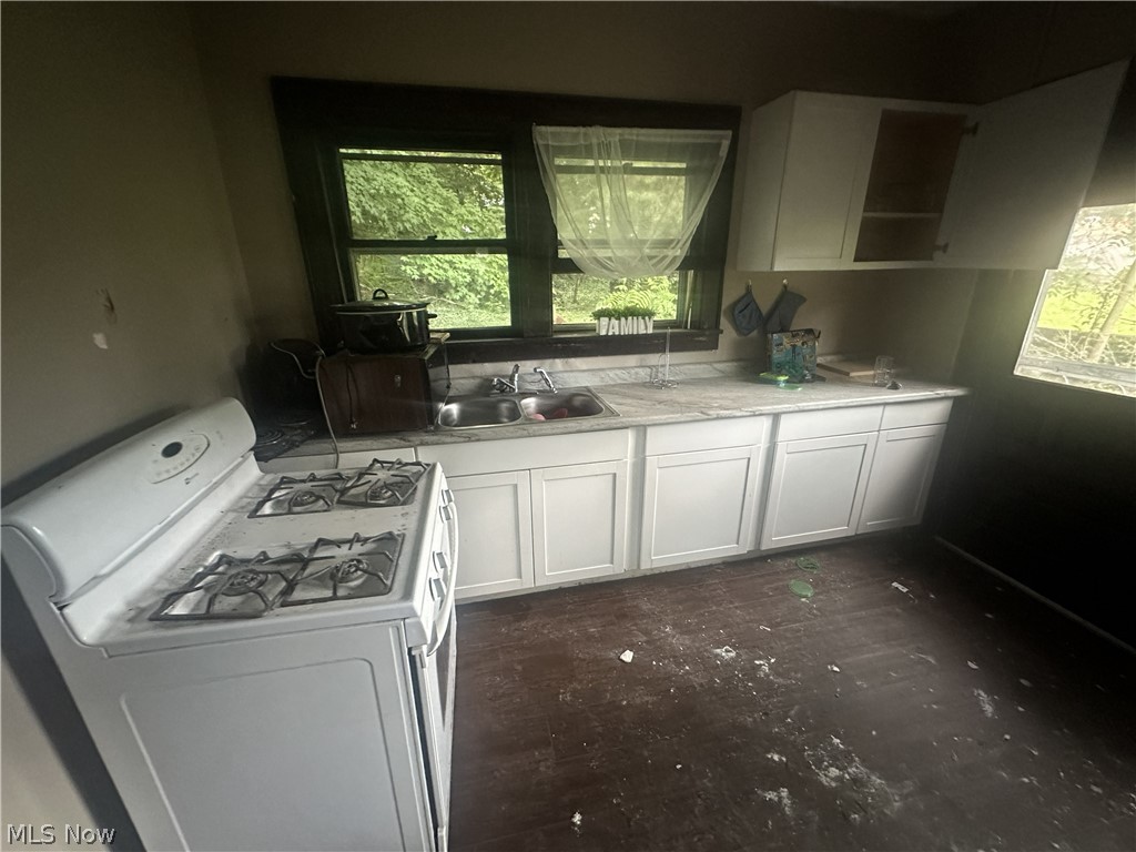 1043 S Webb Avenue Property Photo 10
