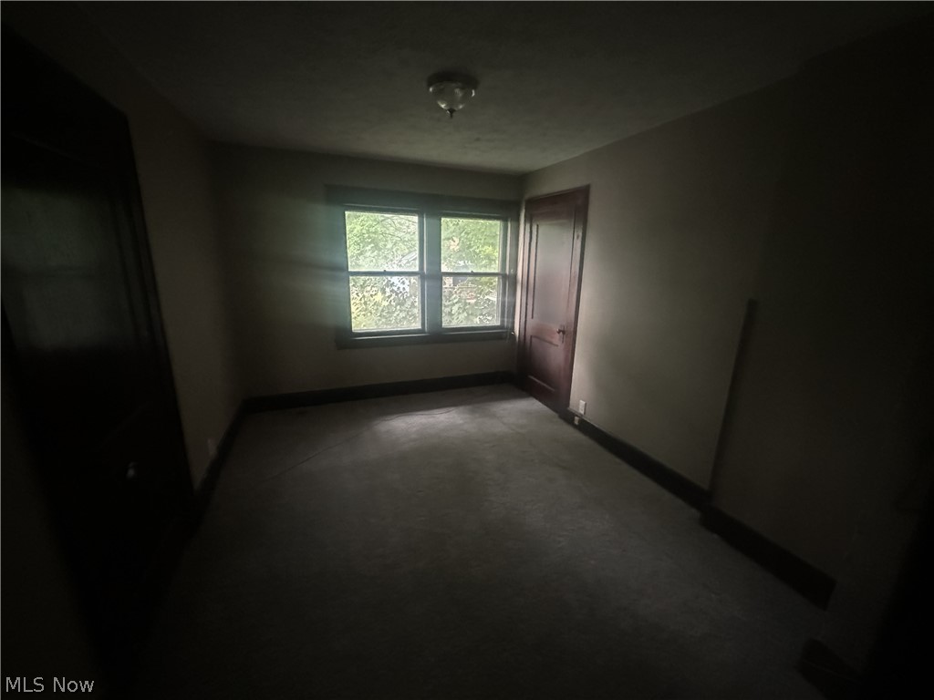 1043 S Webb Avenue Property Photo 18