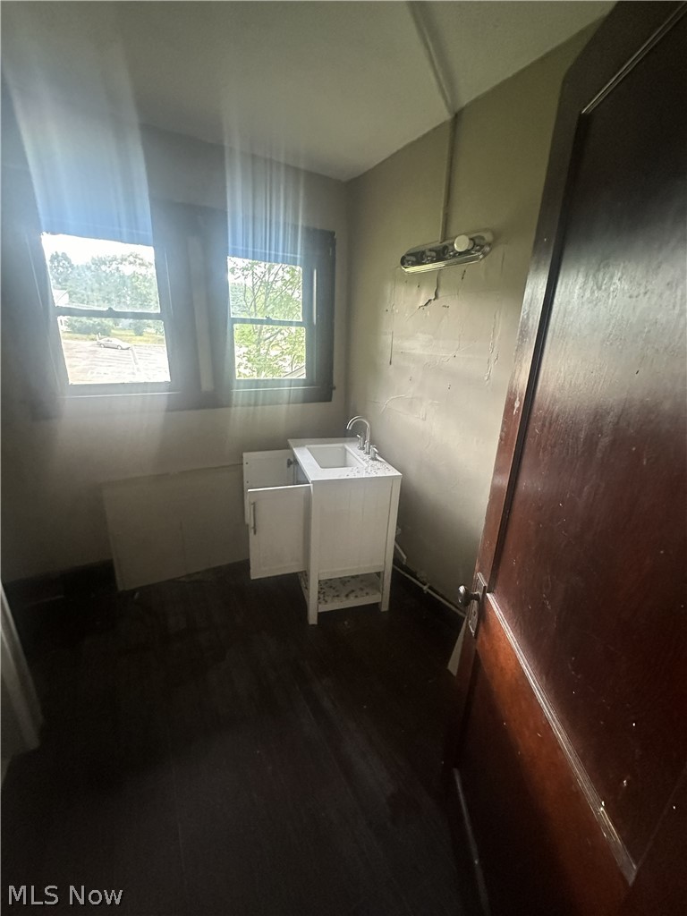 1043 S Webb Avenue Property Photo 20