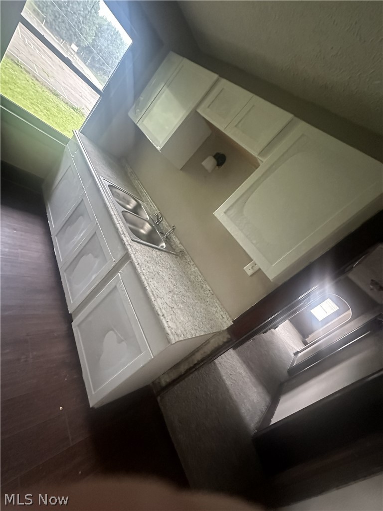 1043 S Webb Avenue Property Photo 22
