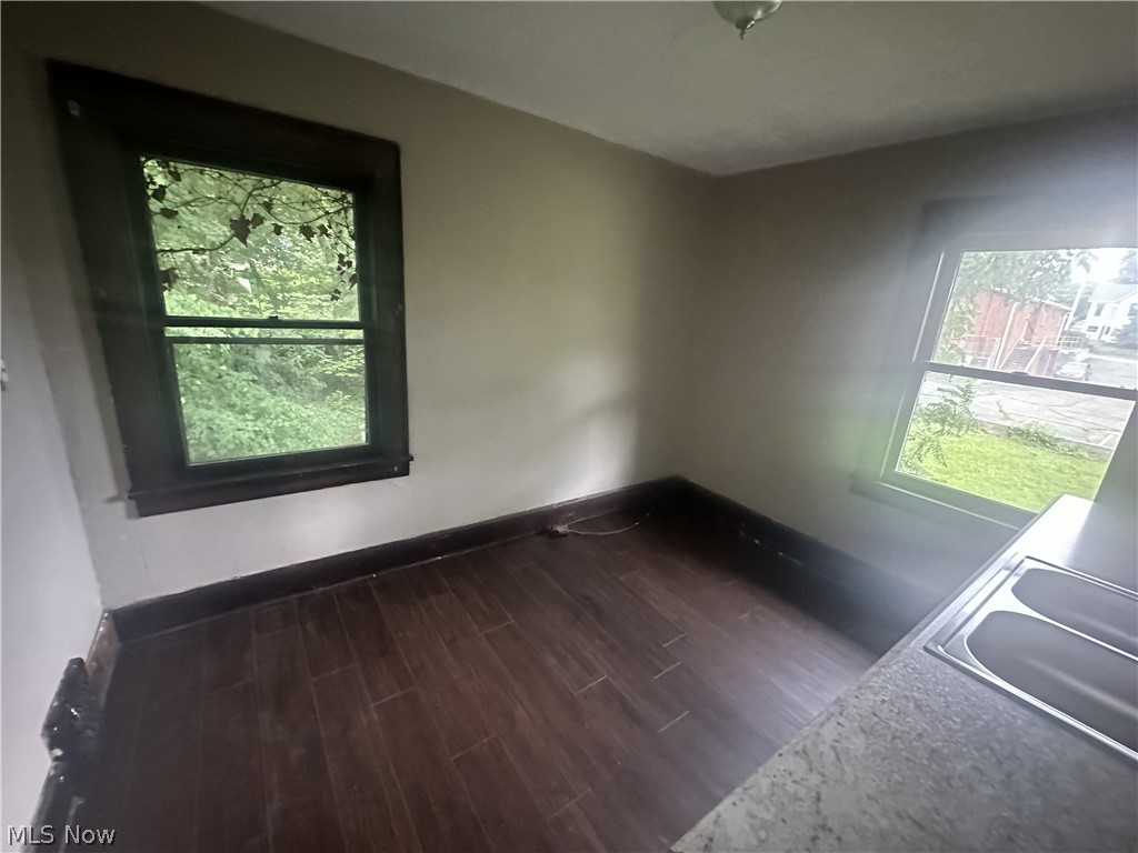 1043 S Webb Avenue Property Photo 23