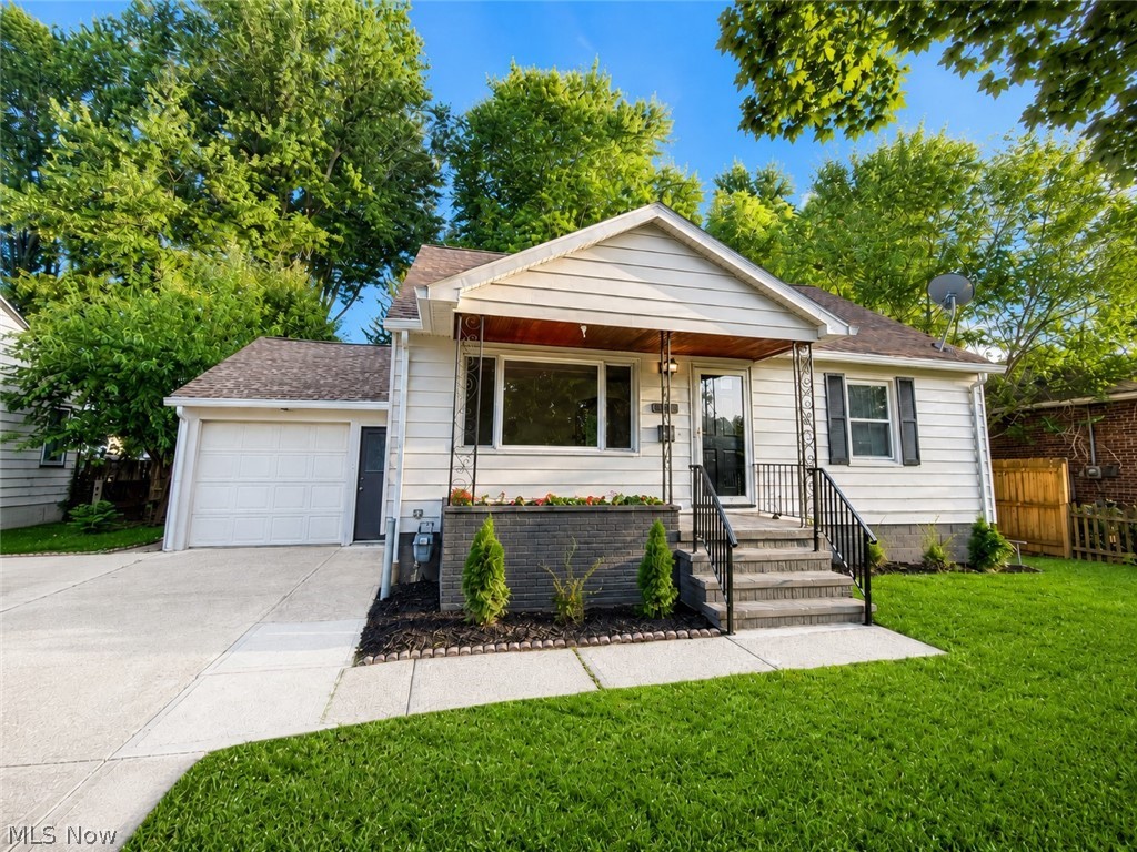 1155 Bell Court Property Photo 1