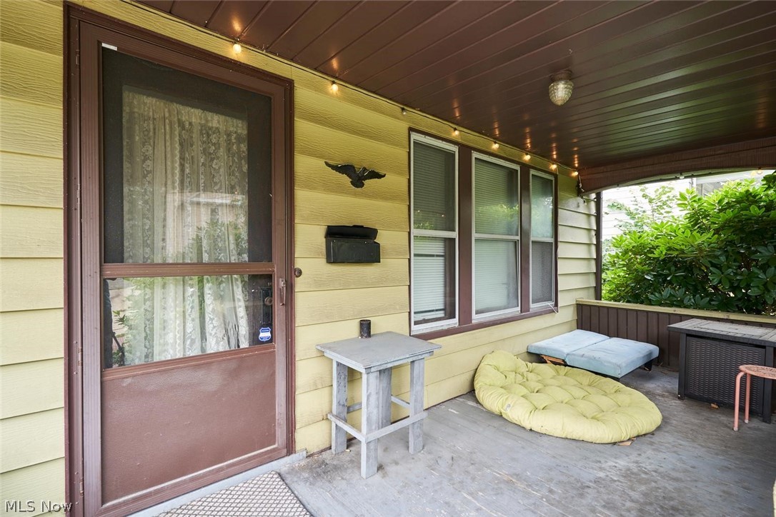 446 E Voris Street Property Photo 2