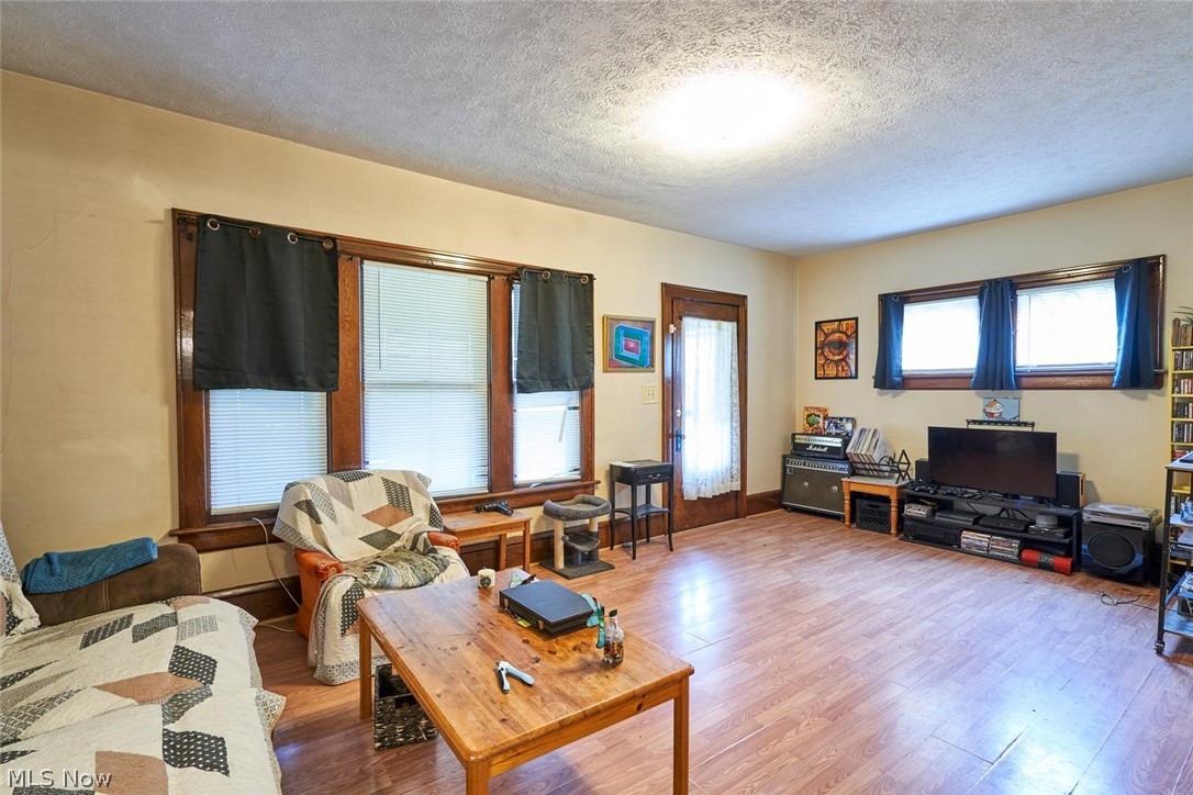 446 E Voris Street Property Photo 7