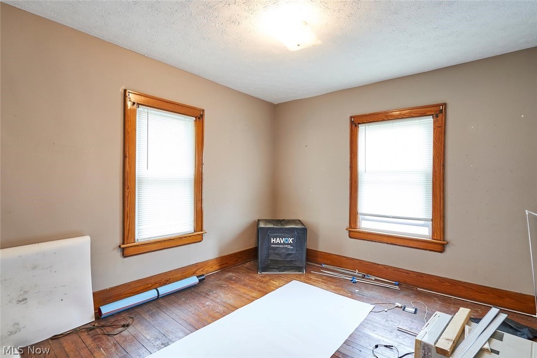 446 E Voris Street Property Photo 9