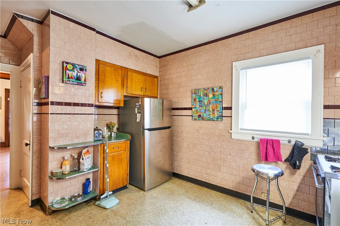 446 E Voris Street Property Photo 10