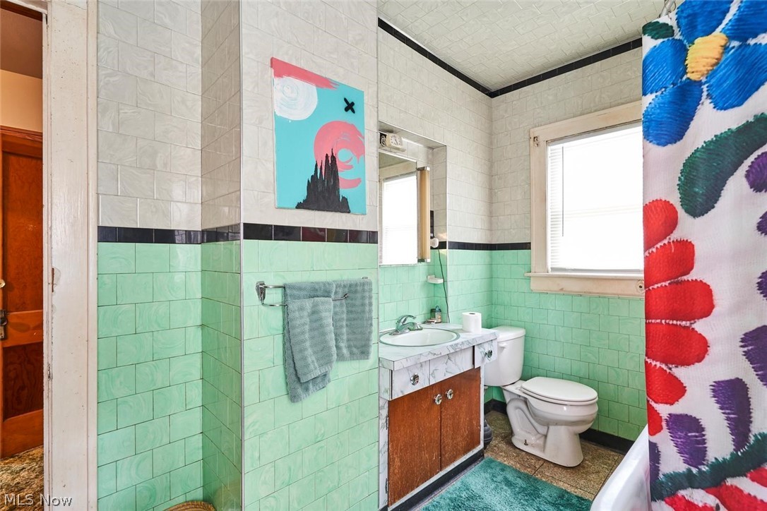 446 E Voris Street Property Photo 15