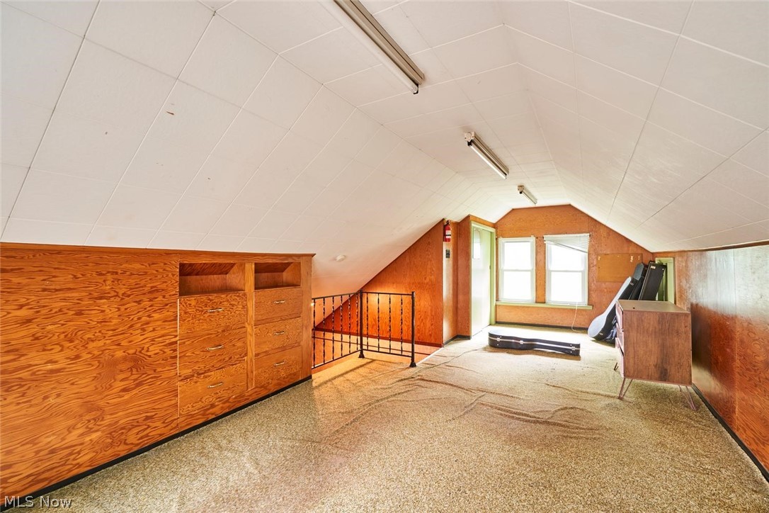 446 E Voris Street Property Photo 17