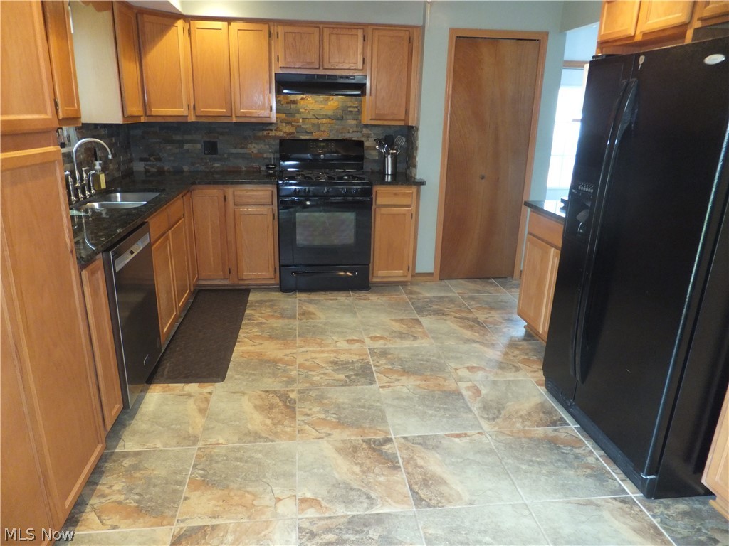 1211 Eric Lane Property Photo 5