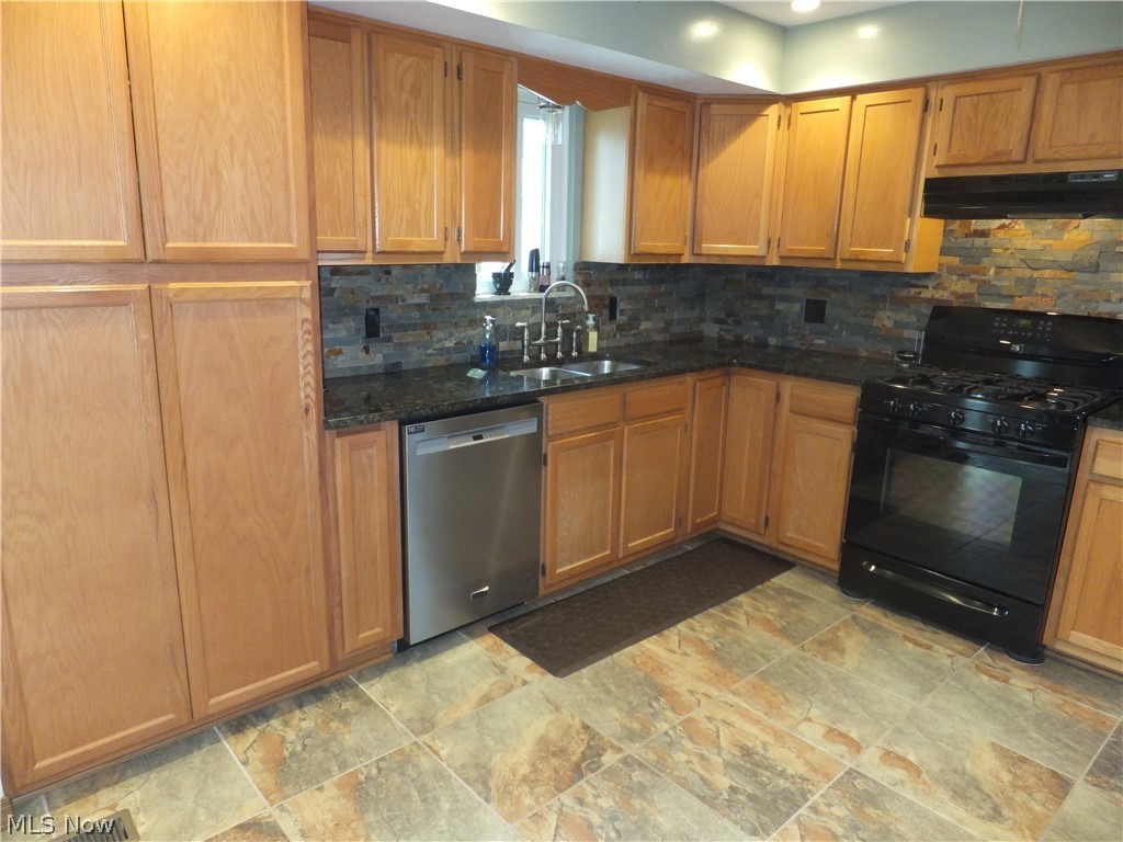 1211 Eric Lane Property Photo 6