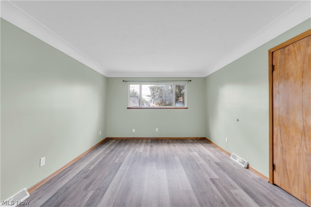 14152 Berwyn Avenue 2/up Property Photo 5