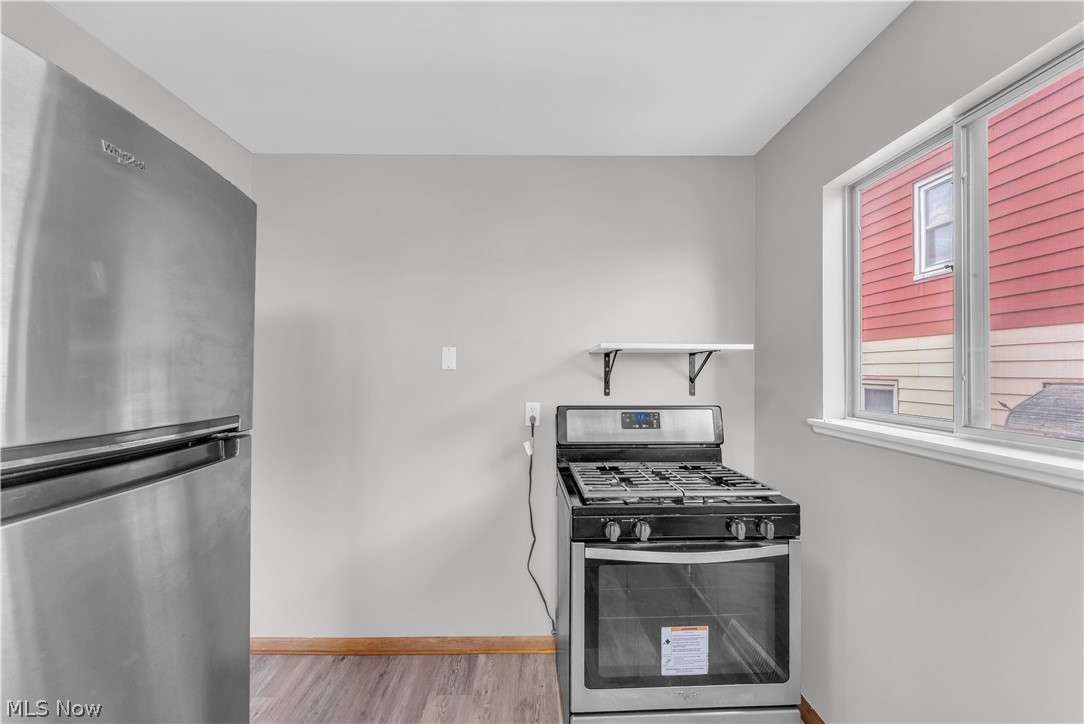 14152 Berwyn Avenue 2/up Property Photo 10