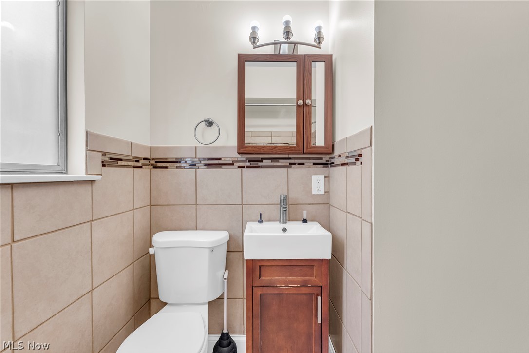 14152 Berwyn Avenue 2/up Property Photo 16