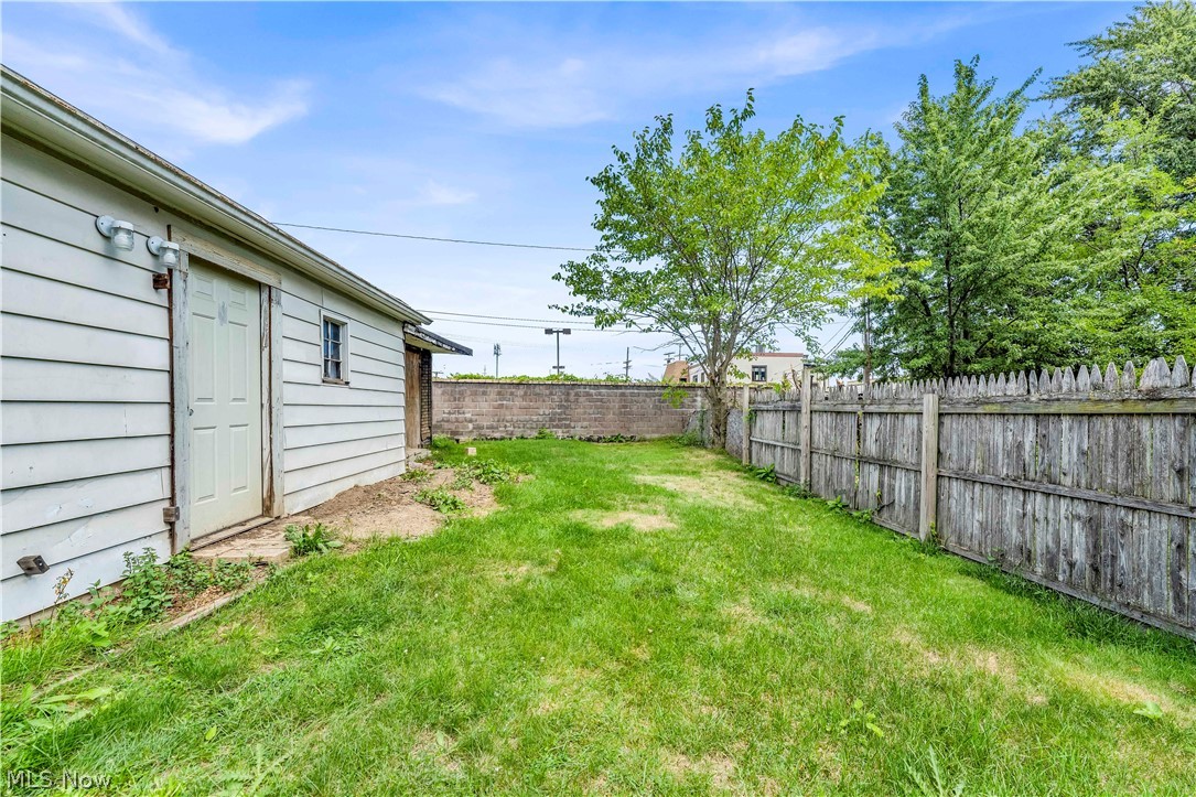 14152 Berwyn Avenue 2/up Property Photo 20