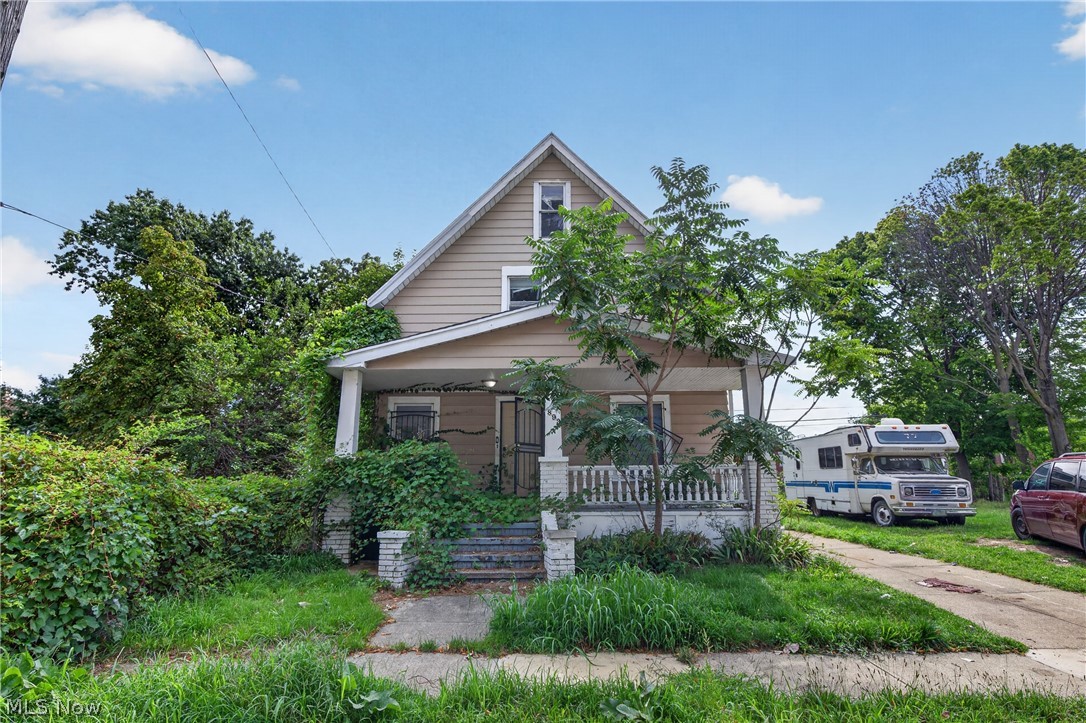 893 E 75th Street Property Photo 1