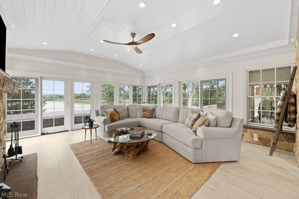7585 Diagonal Road Property Photo 10