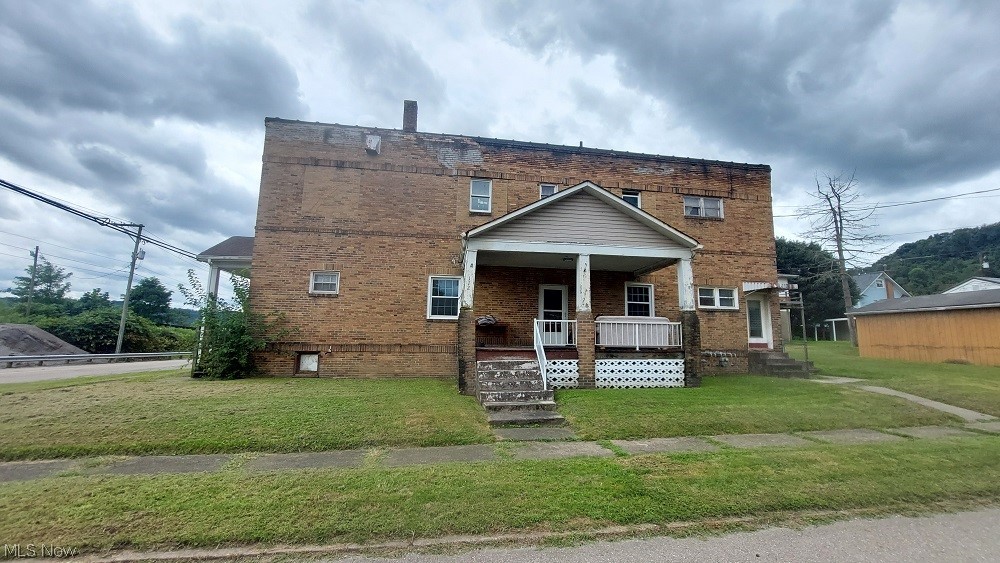 112 WOODMONT AVENUE Avenue