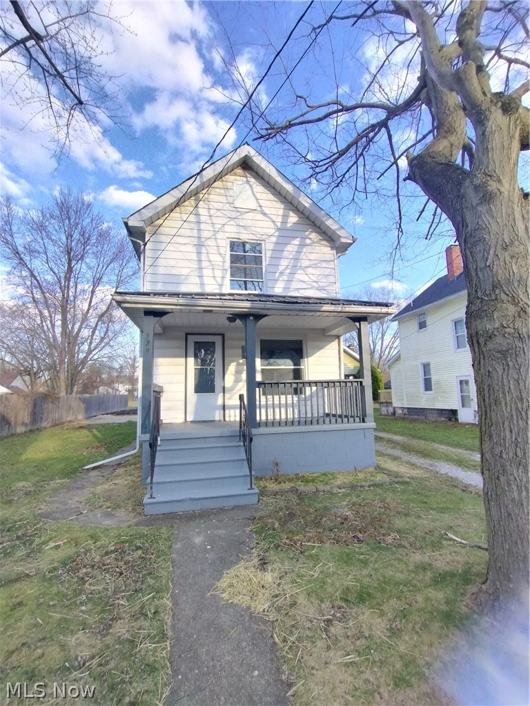 329 Se Charles Avenue Property Photo 2