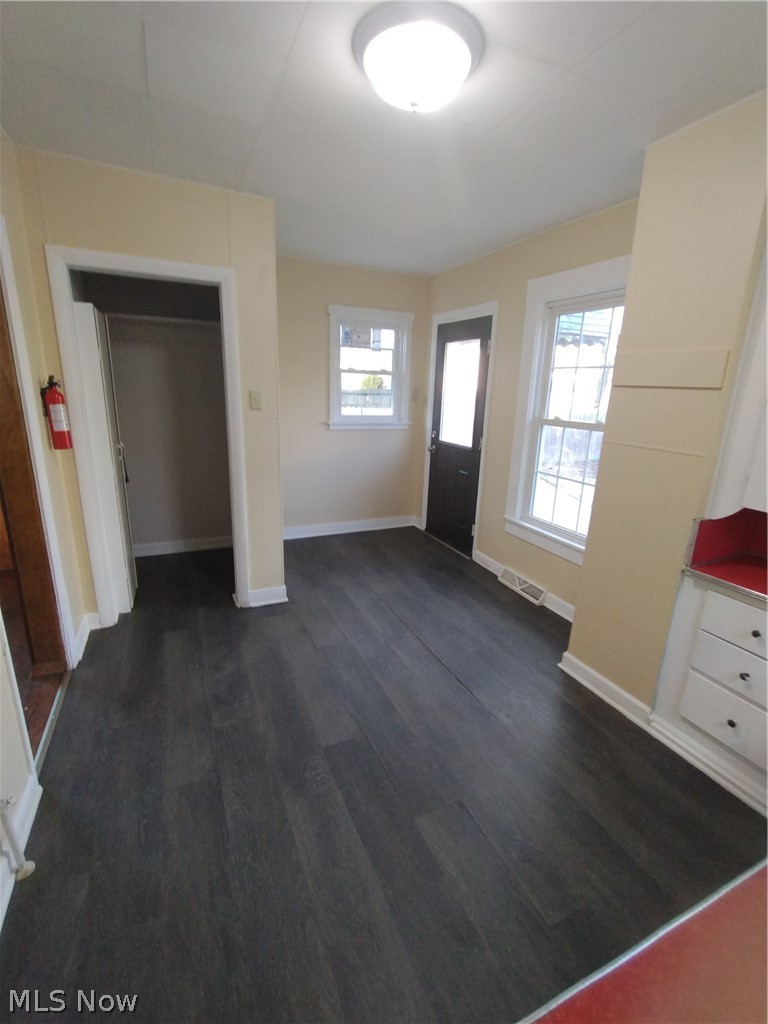 329 Se Charles Avenue Property Photo 4