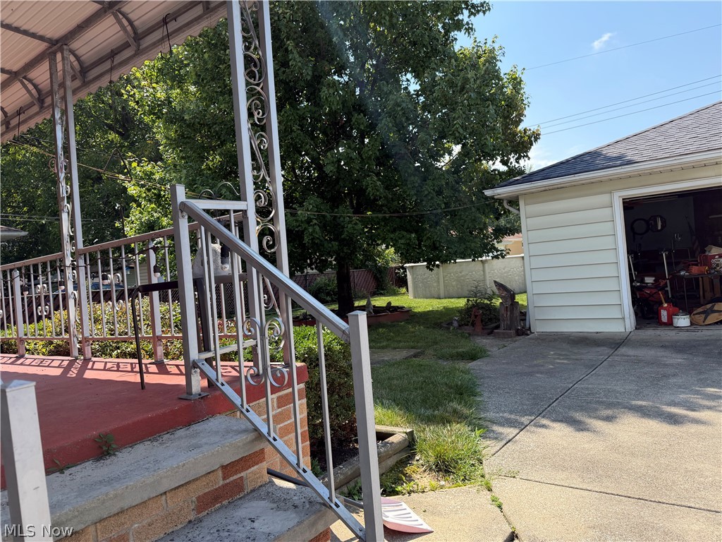 7170 Oakwood Road Property Photo 4