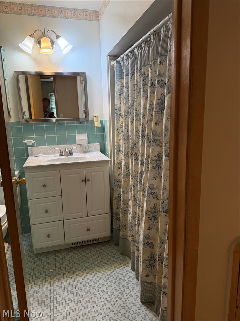 7170 Oakwood Road Property Photo 9